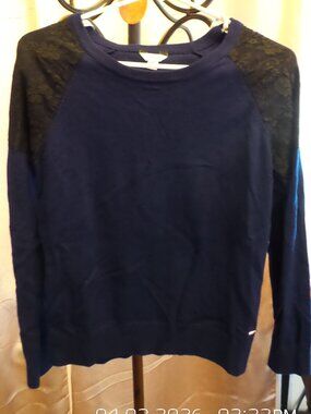 GUESS Women's Blue Sweater w/ Black Lace Shoulder Accents Size Med. Like NEW